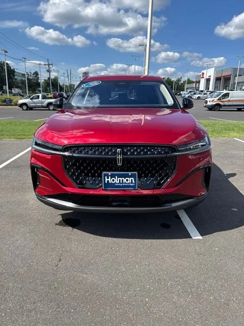 Used 2026 Red Lincoln Premiere image 2