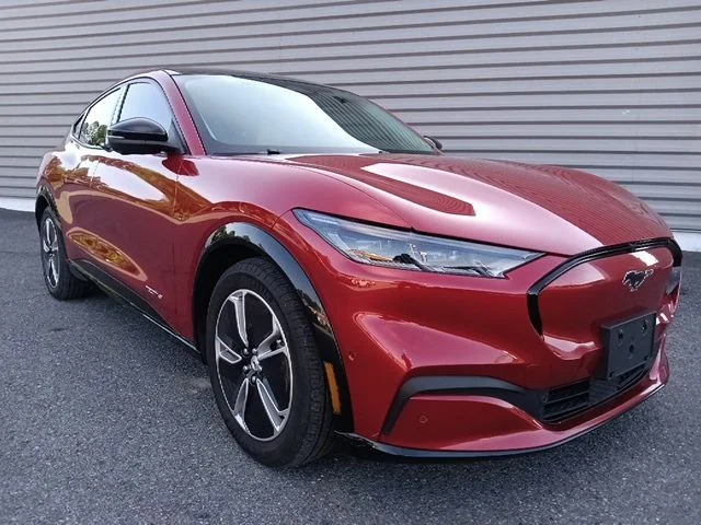 2023 Ford Mustang-Mach-e Premium's photo