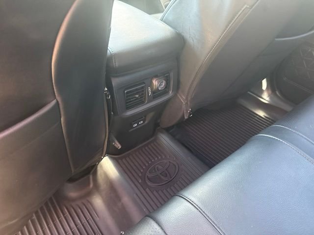 Used 2024  Toyota XLE image 18