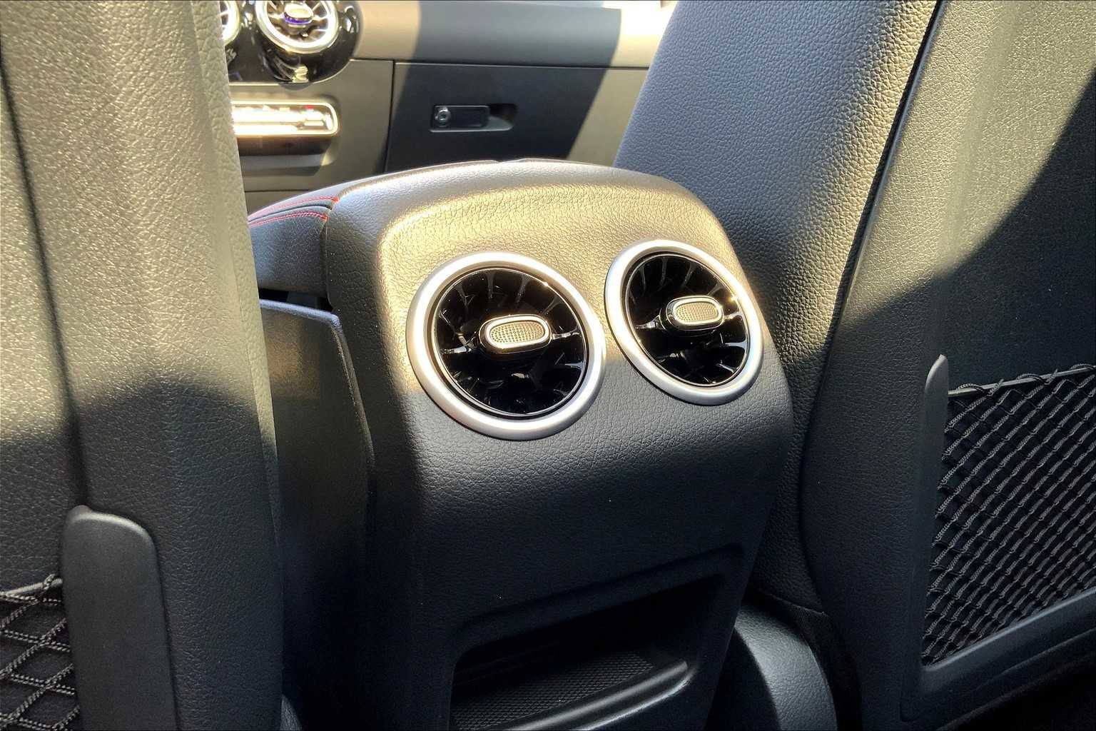 New 2026 Polar White Mercedes-Benz GLA 250 image 22