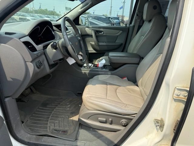 Used 2015 White Chevrolet 2LT image 2