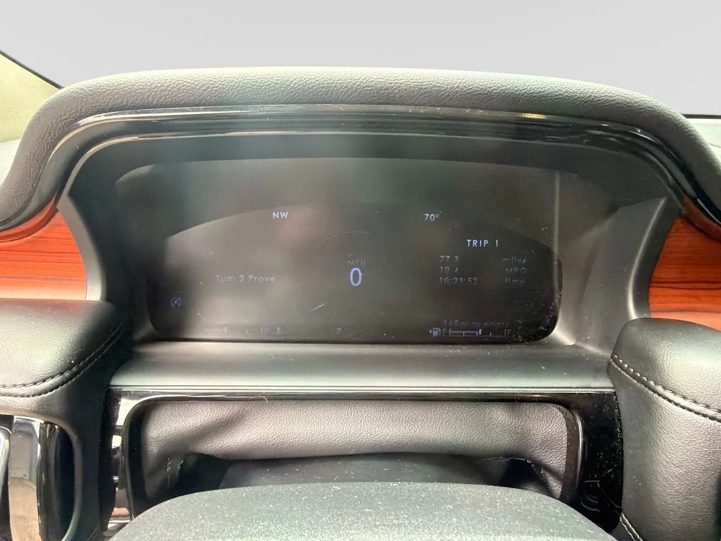 Used 2023 Black Lincoln Reserve image 29