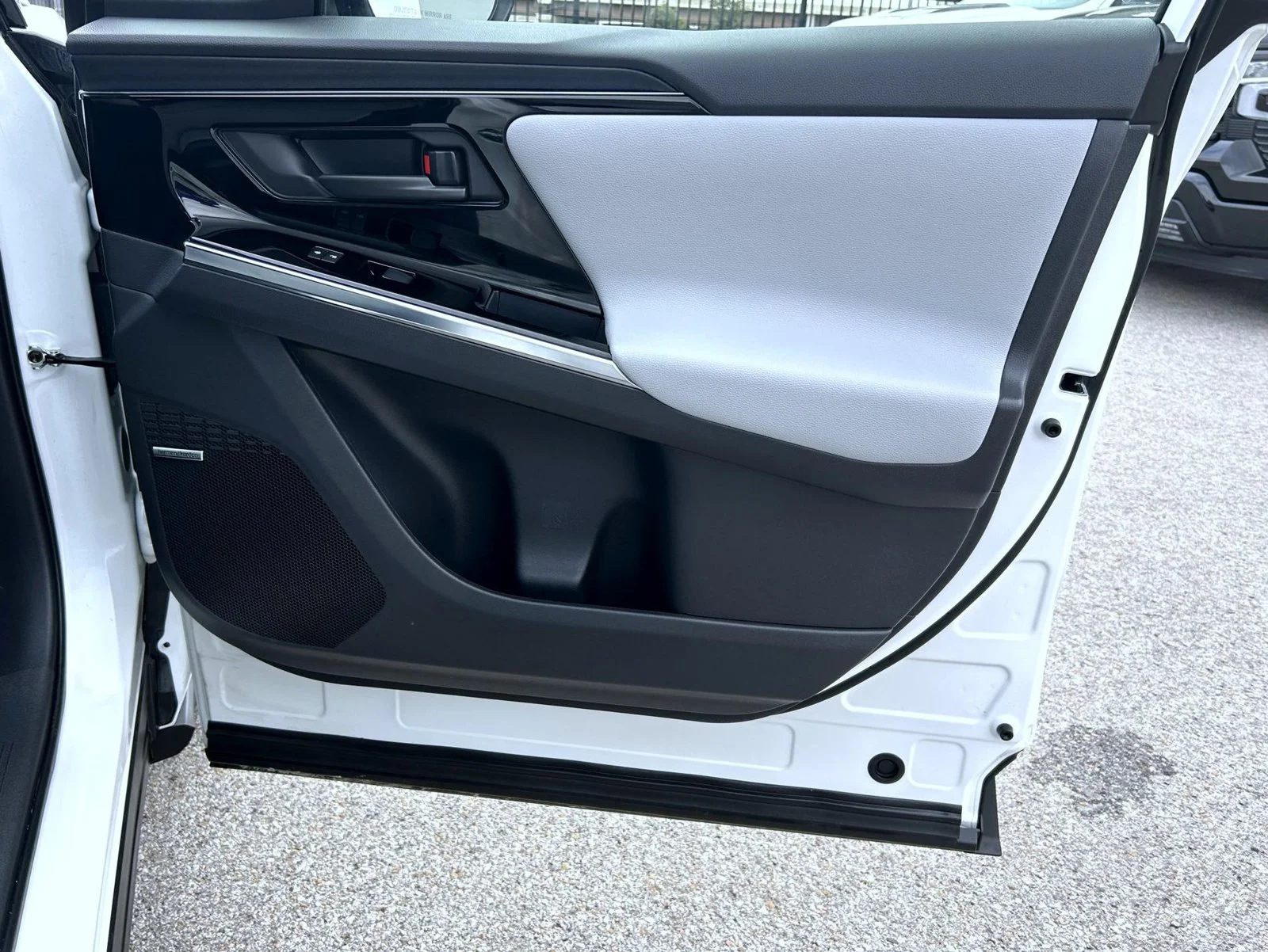 Used 2023 White Subaru Limited image 15