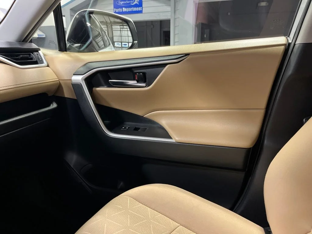 Used 2021 Super White Toyota XLE image 15