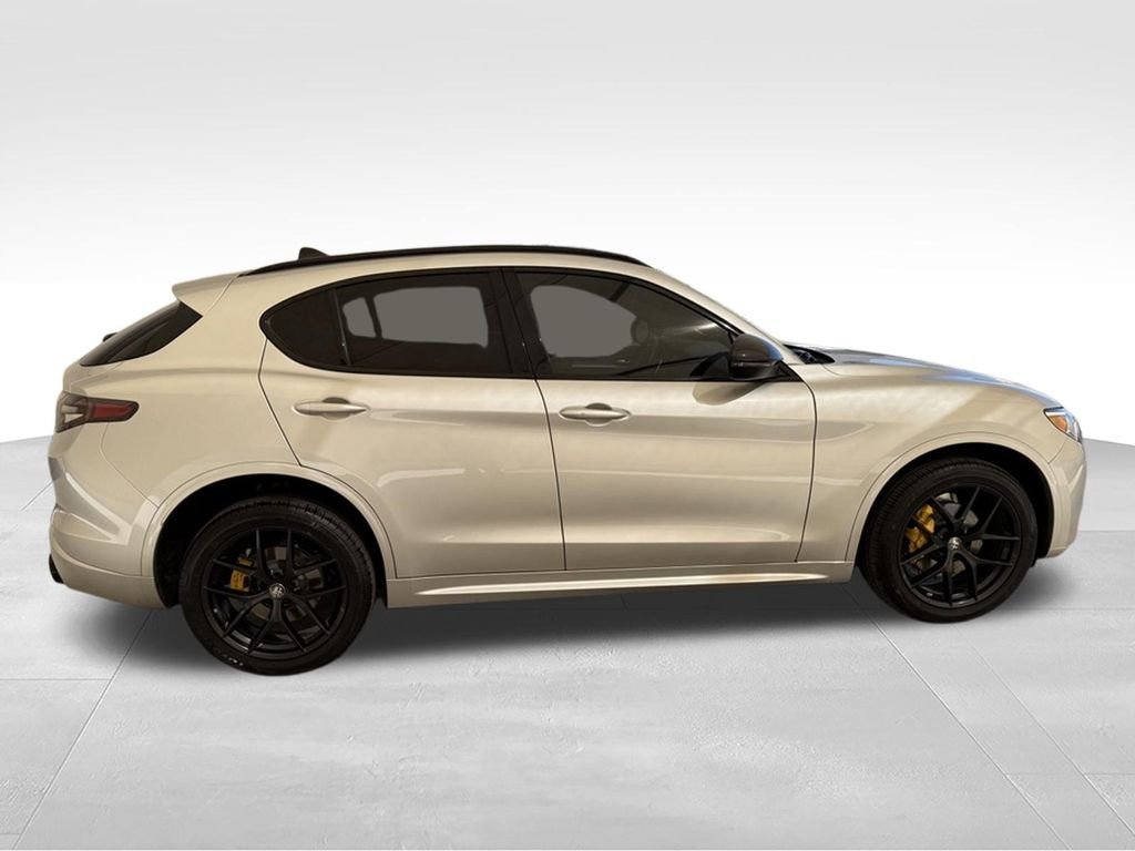 Used 2021 Silverstone Gray Metallic Alfa Romeo Ti Sport image 7