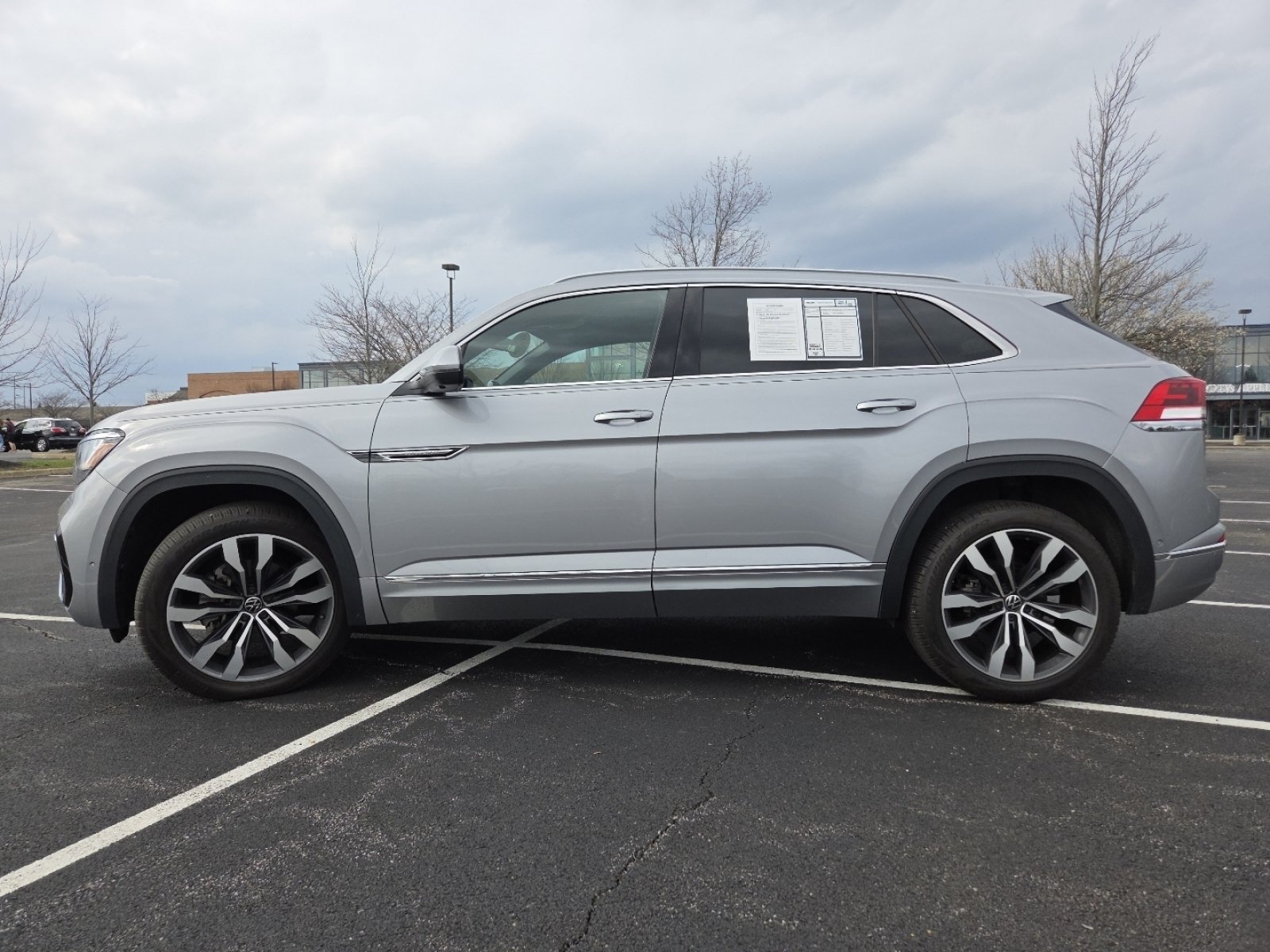 2022 Volkswagen Atlas Cross Sport SEL Premium R-Line - Photo 18