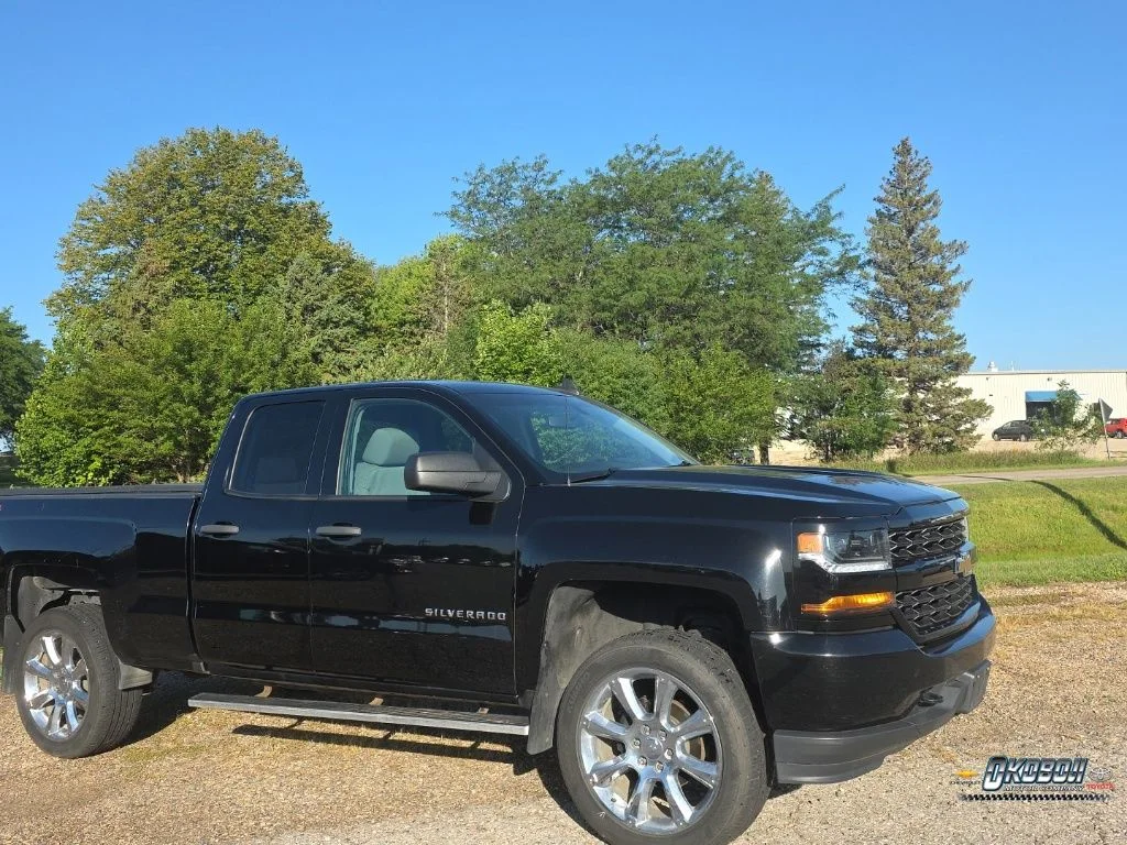 Used 2018 Black Chevrolet Custom image 2