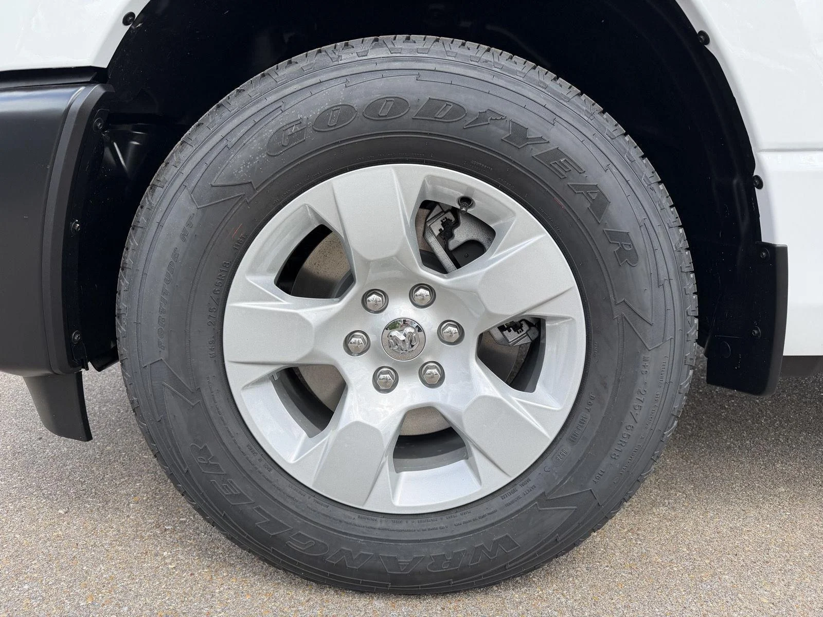 New 2026 Bright White Clear-Coat Exterior Paint RAM Tradesman image 25