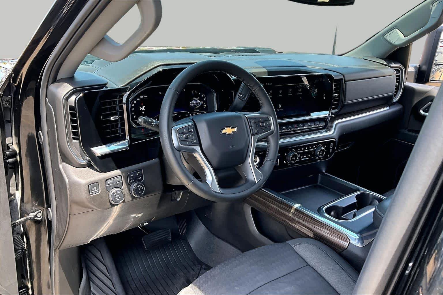 Used 2024 Black Chevrolet LT image 17