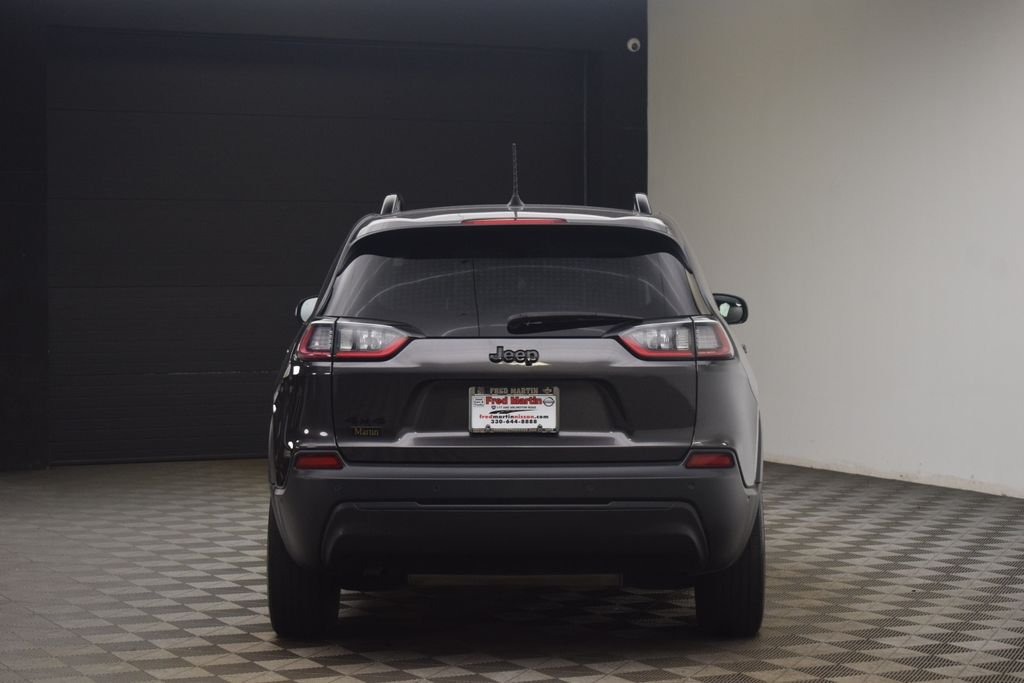 Used 2023 Gray Jeep Altitude image 6