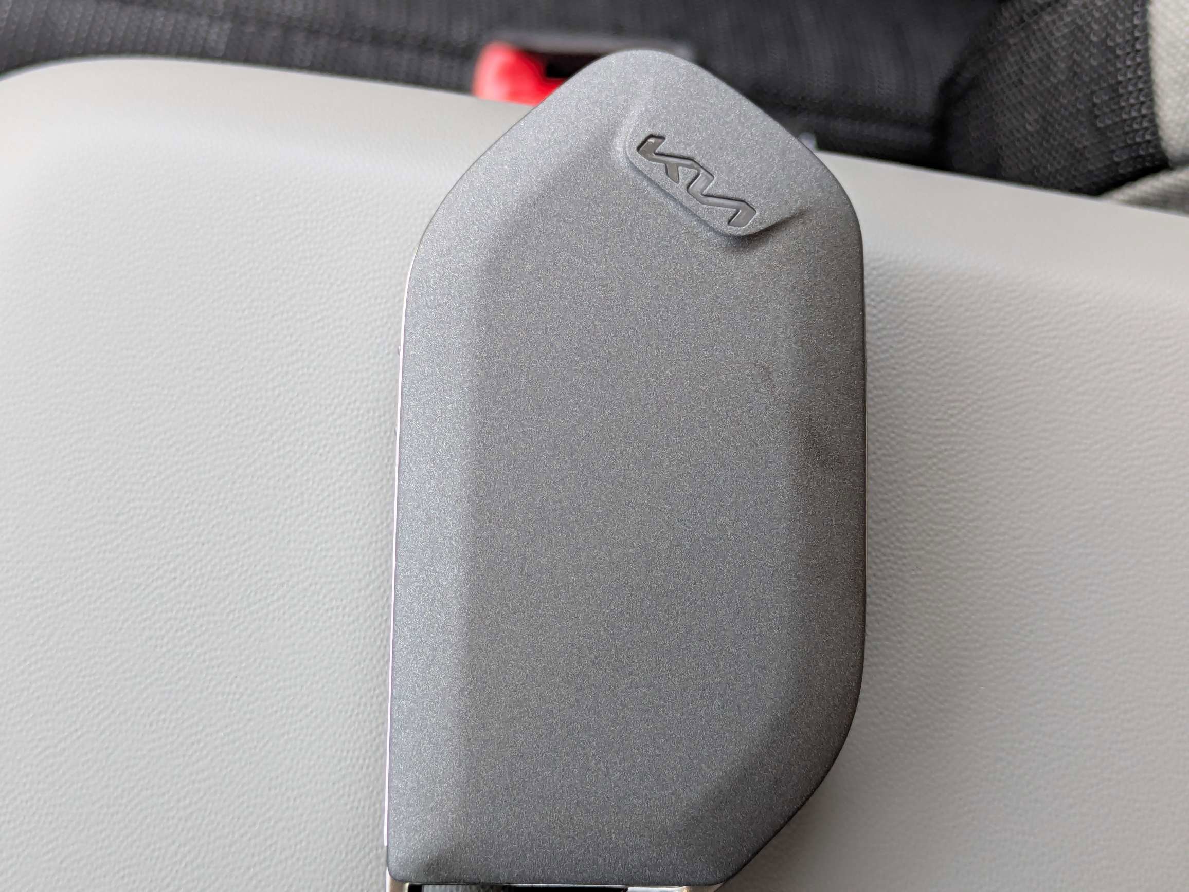 New 2027 Ivory Silver Kia S image 36