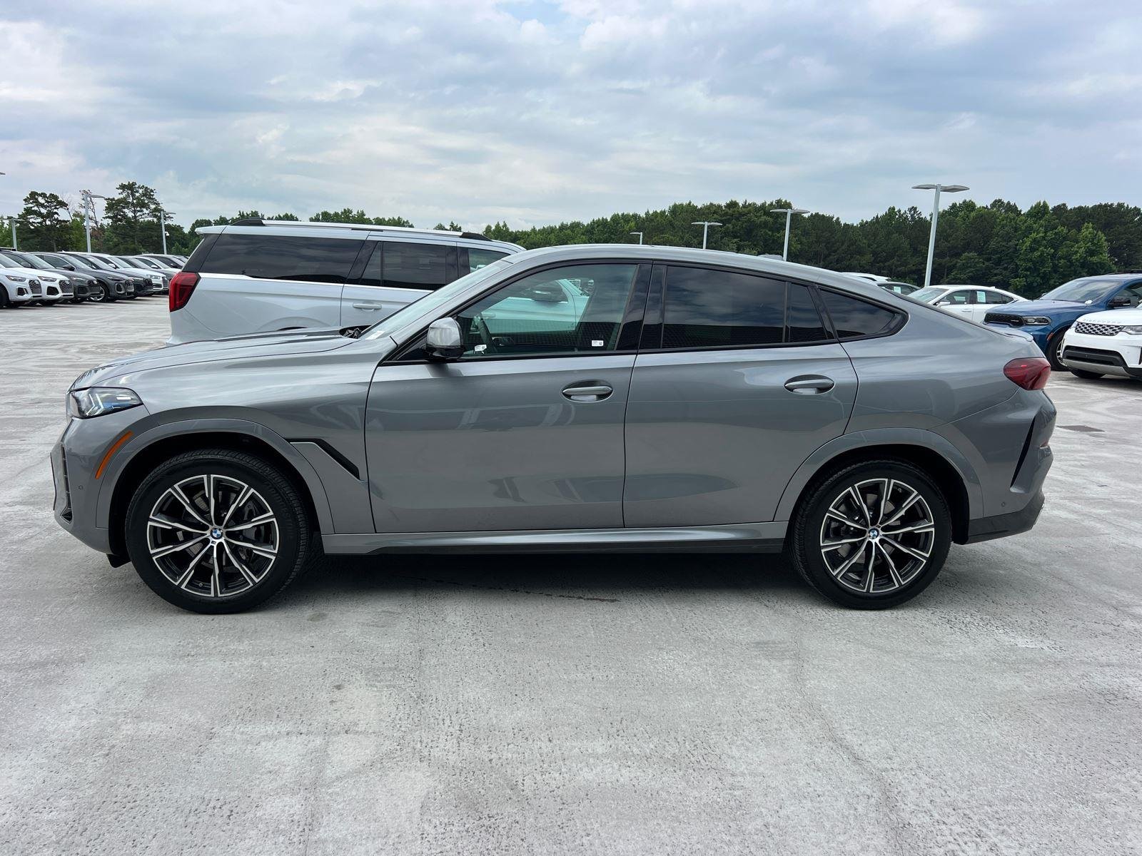 Used 2026 GRAY BMW xDrive40i image 8
