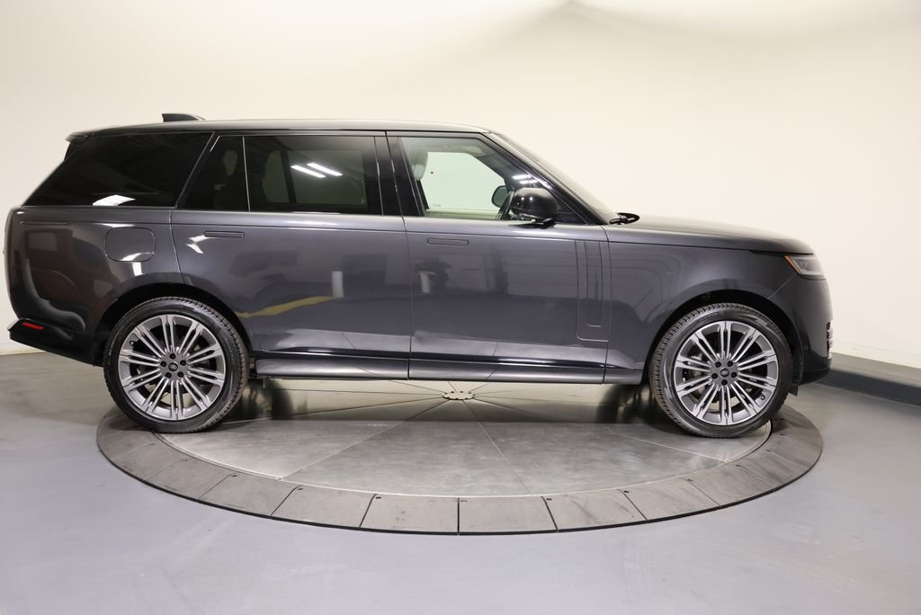 Used 2023 Carpathian Gray Premium Metallic Land Rover SE image 6