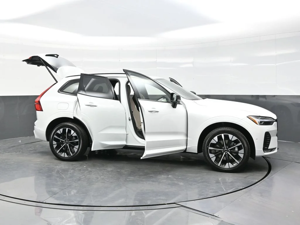 Used 2026 Crystal White Volvo Plus image 45