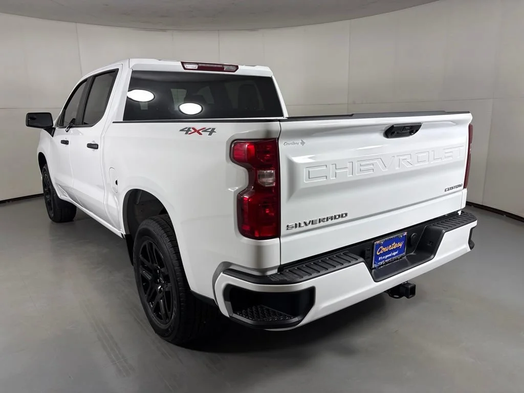 New 2026 Summit White Chevrolet Custom image 7