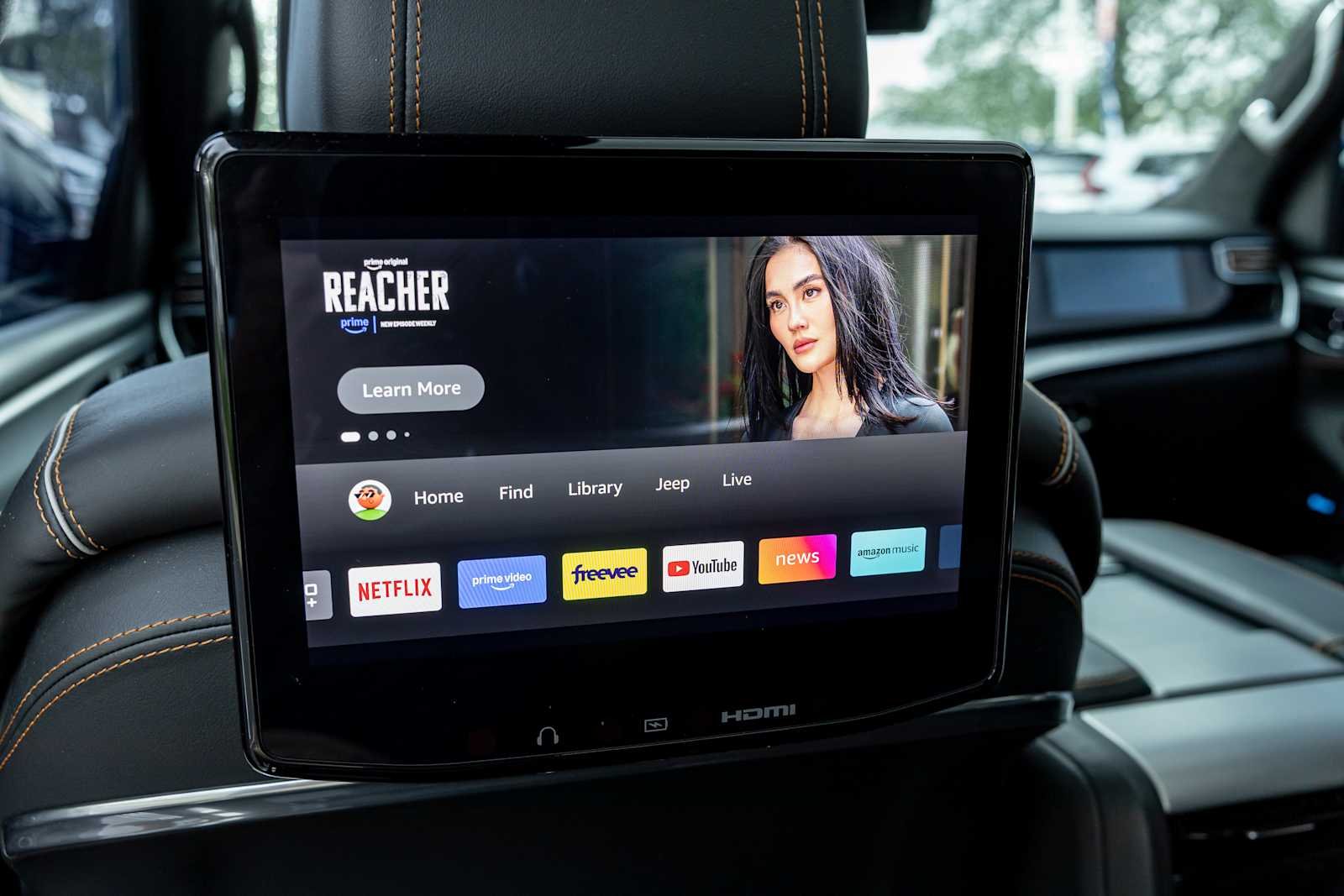 Used 2023 Diamond Black Crystal Pearlcoat Jeep Series III image 43