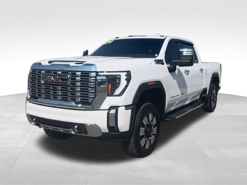 Used 2024 White GMC Denali image 4