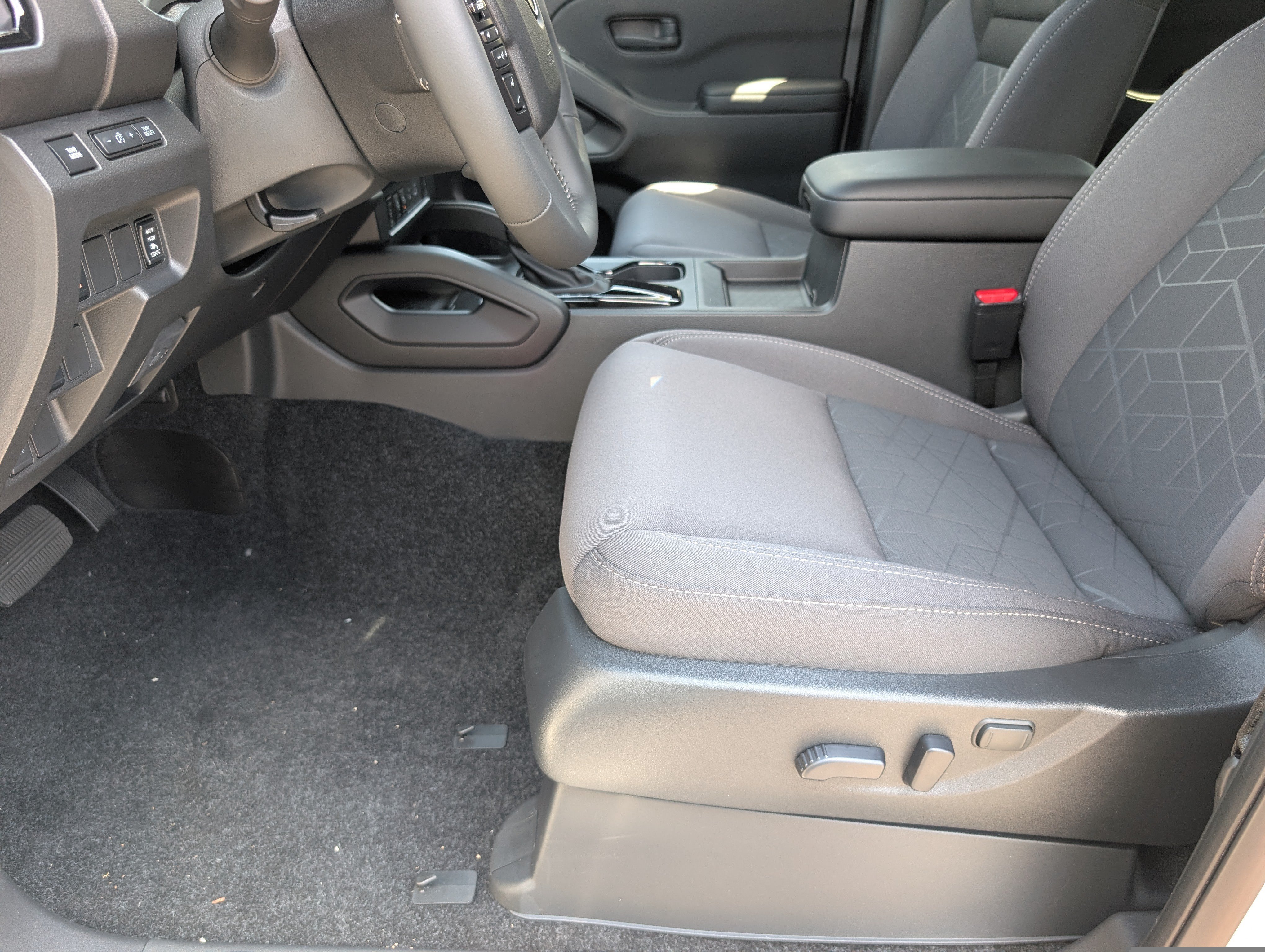 New 2026 Glacier White Nissan Crew Cab SV image 14