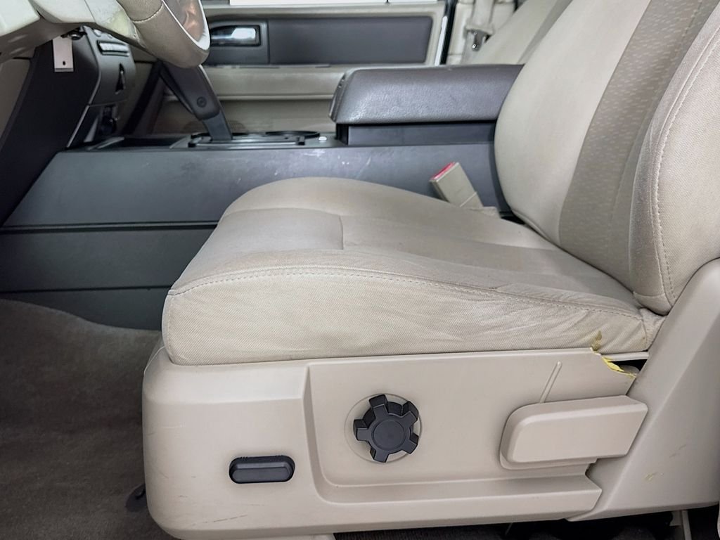 Used 2013 Ingot Silver Ford XLT image 22
