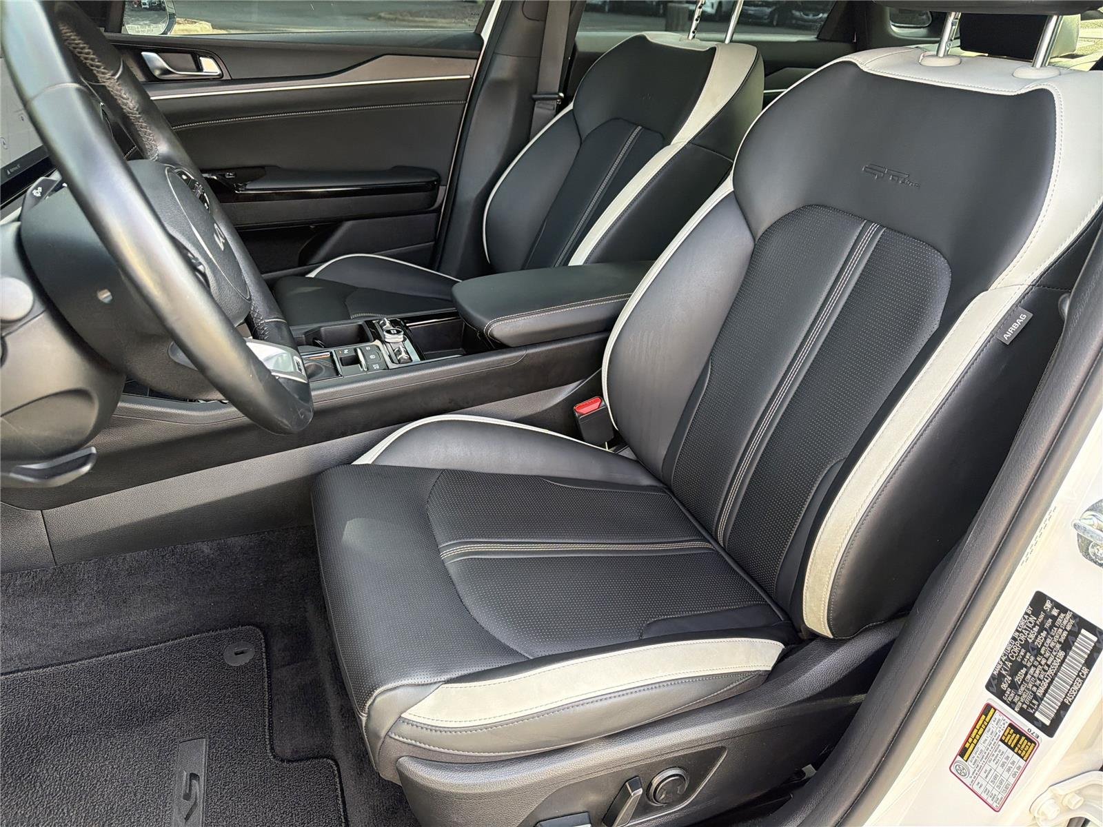 Used 2025 Snow White Pearl Kia GT-Line image 22