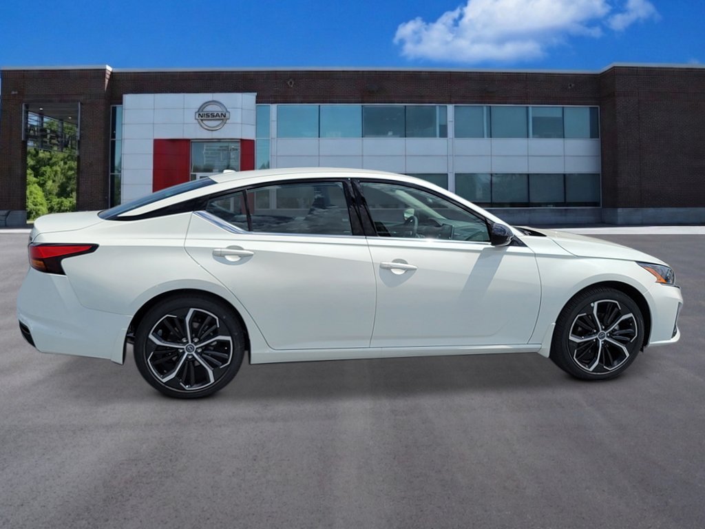 New 2026 Pearl White Tricoat Nissan SR image 7