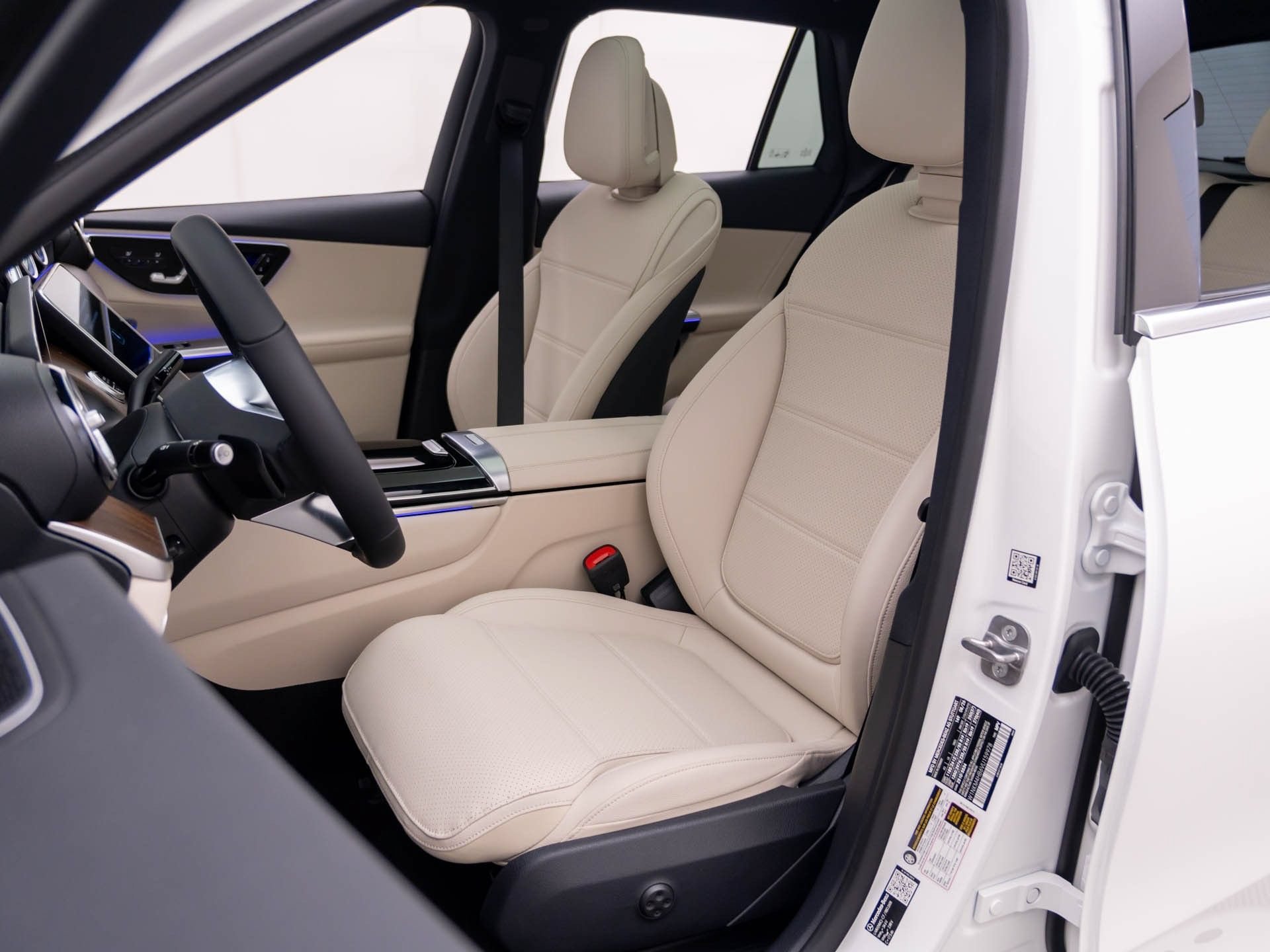 New 2027 Polar White Mercedes-Benz GLC 300 image 60