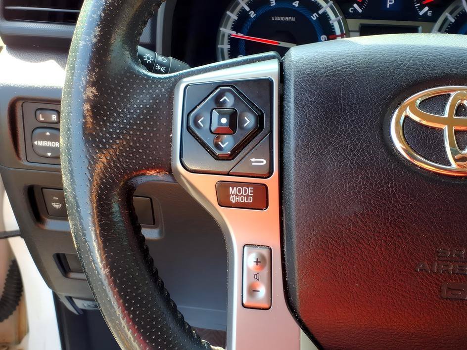 Used 2016 Super White Toyota SR5 image 23