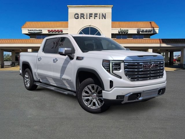 2022 GMC Sierra 4WD Crew Cab Short Box Denali's photo
