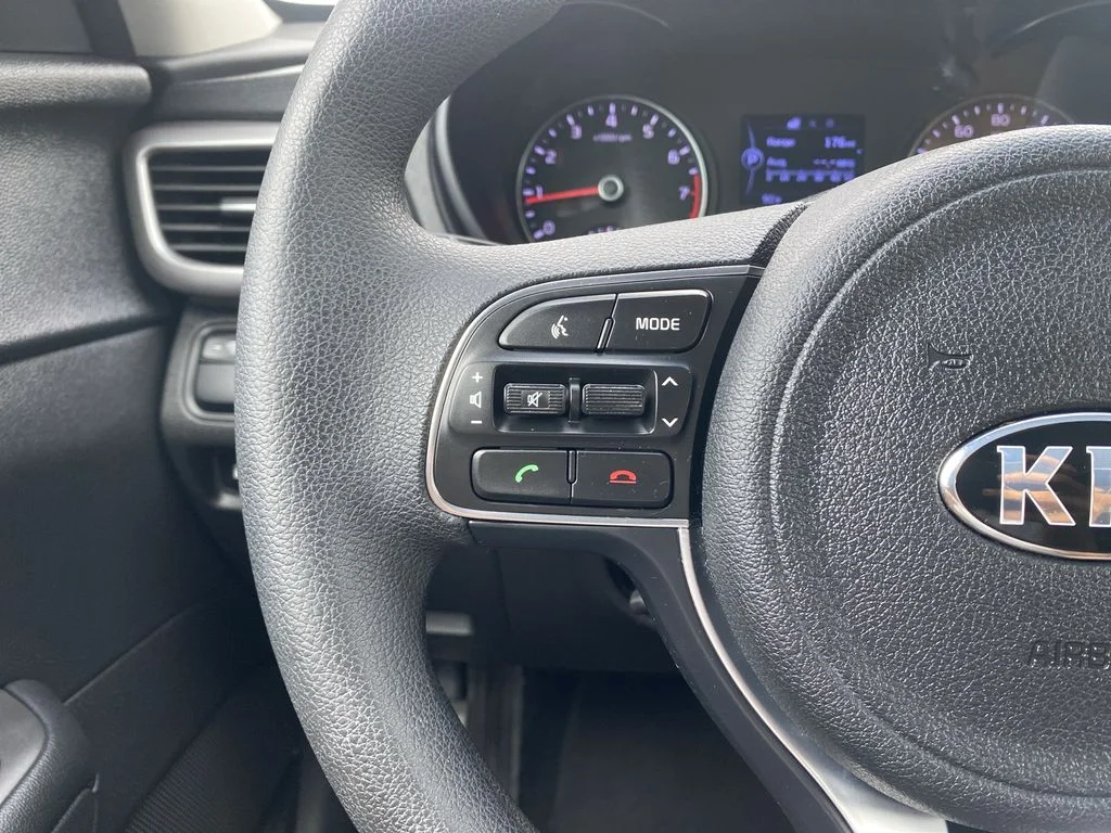 Used 2017 Sparkling Silver Kia LX image 20
