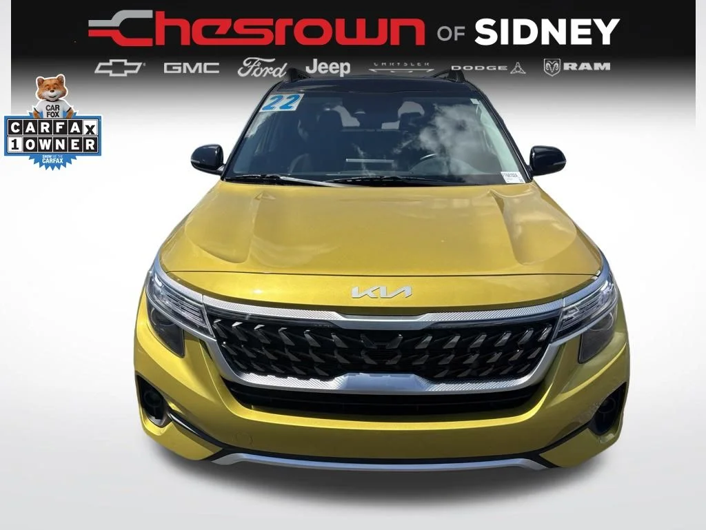 Used 2022 Yellow Kia Nightfall image 8