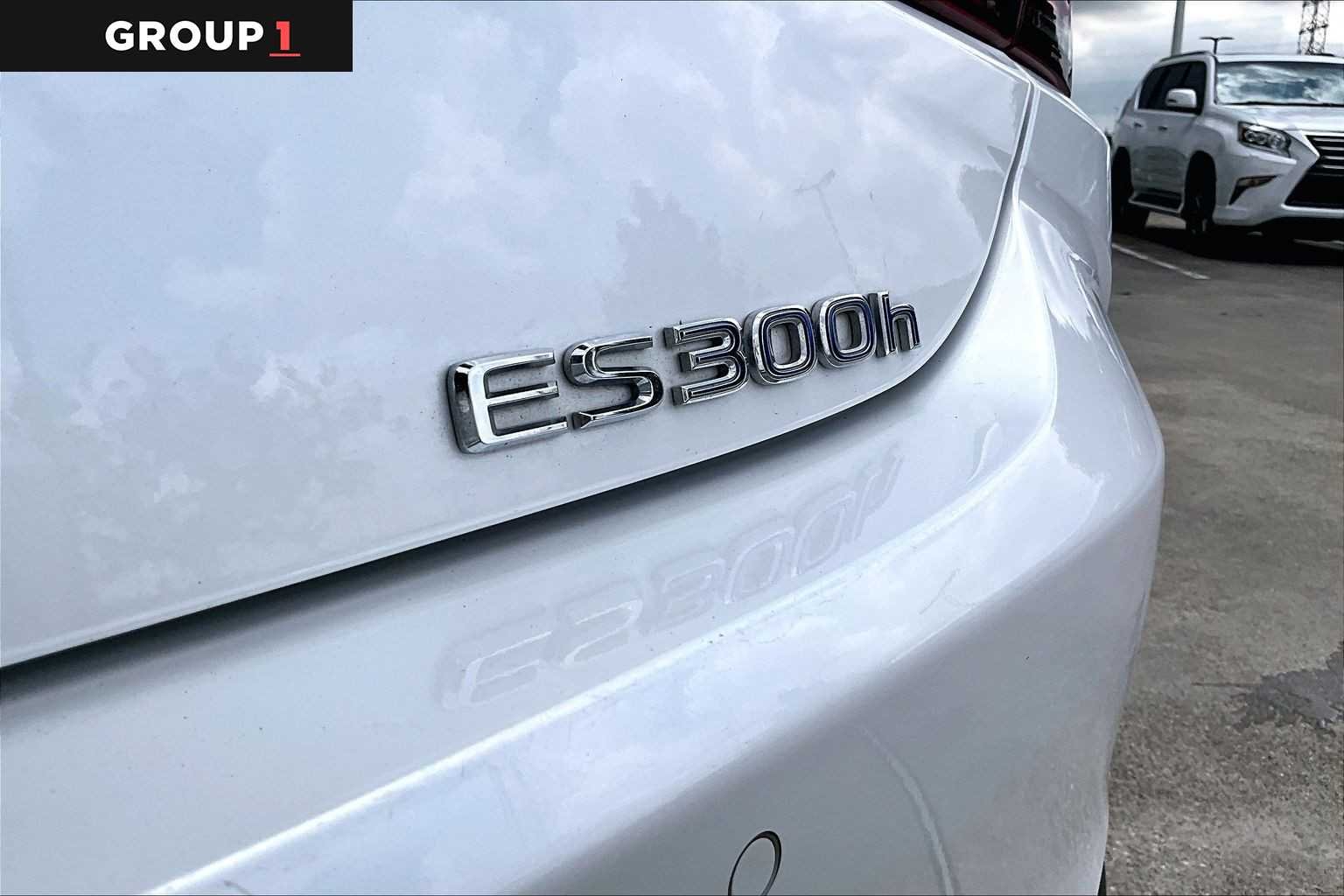 Certified Used 2021 EMINENT WHITE PEARL Lexus  image 28