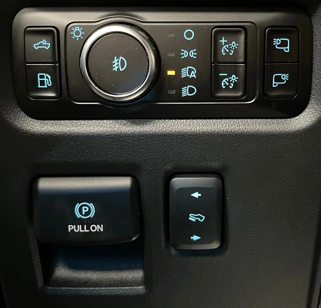 Used 2025 Gray Ford Platinum image 32