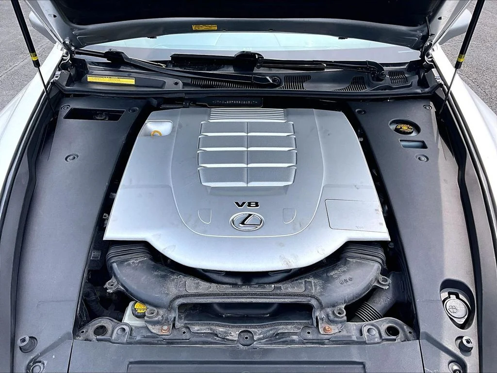 Used 2014 Silver Lexus 460 image 10