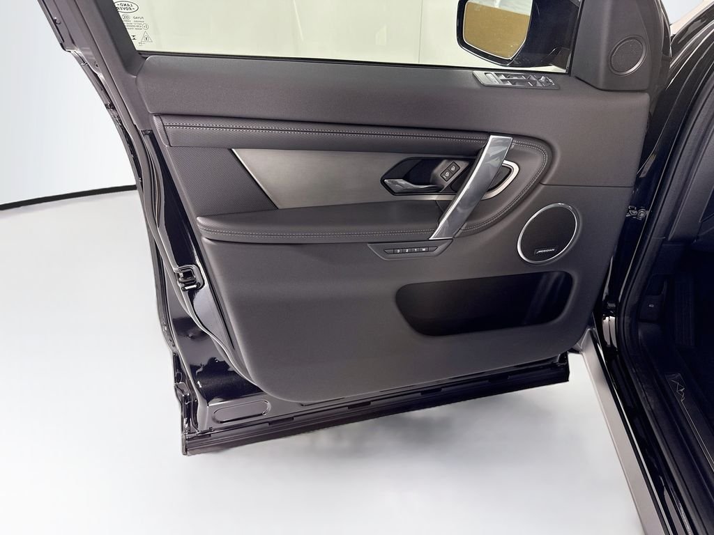 New 2026 Santorini Black Land Rover Landmark image 24