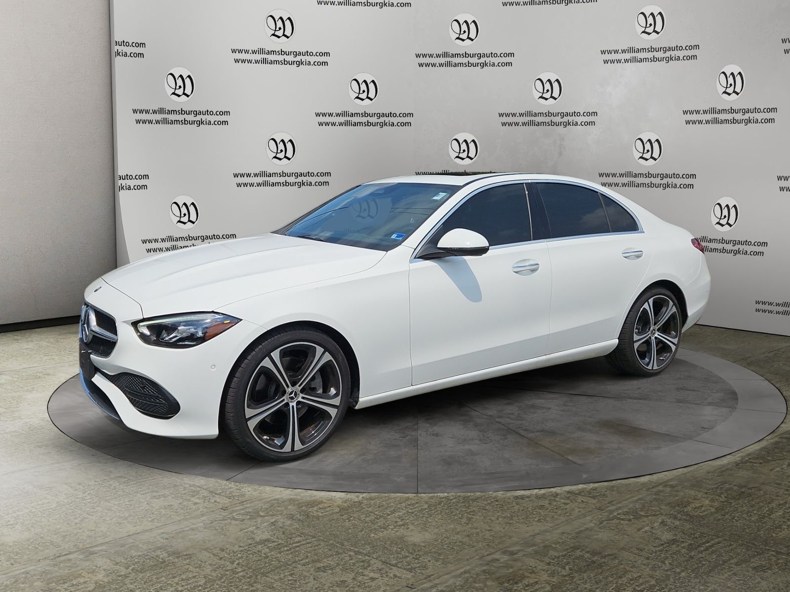 Used 2024  Mercedes-Benz C 300 image 1
