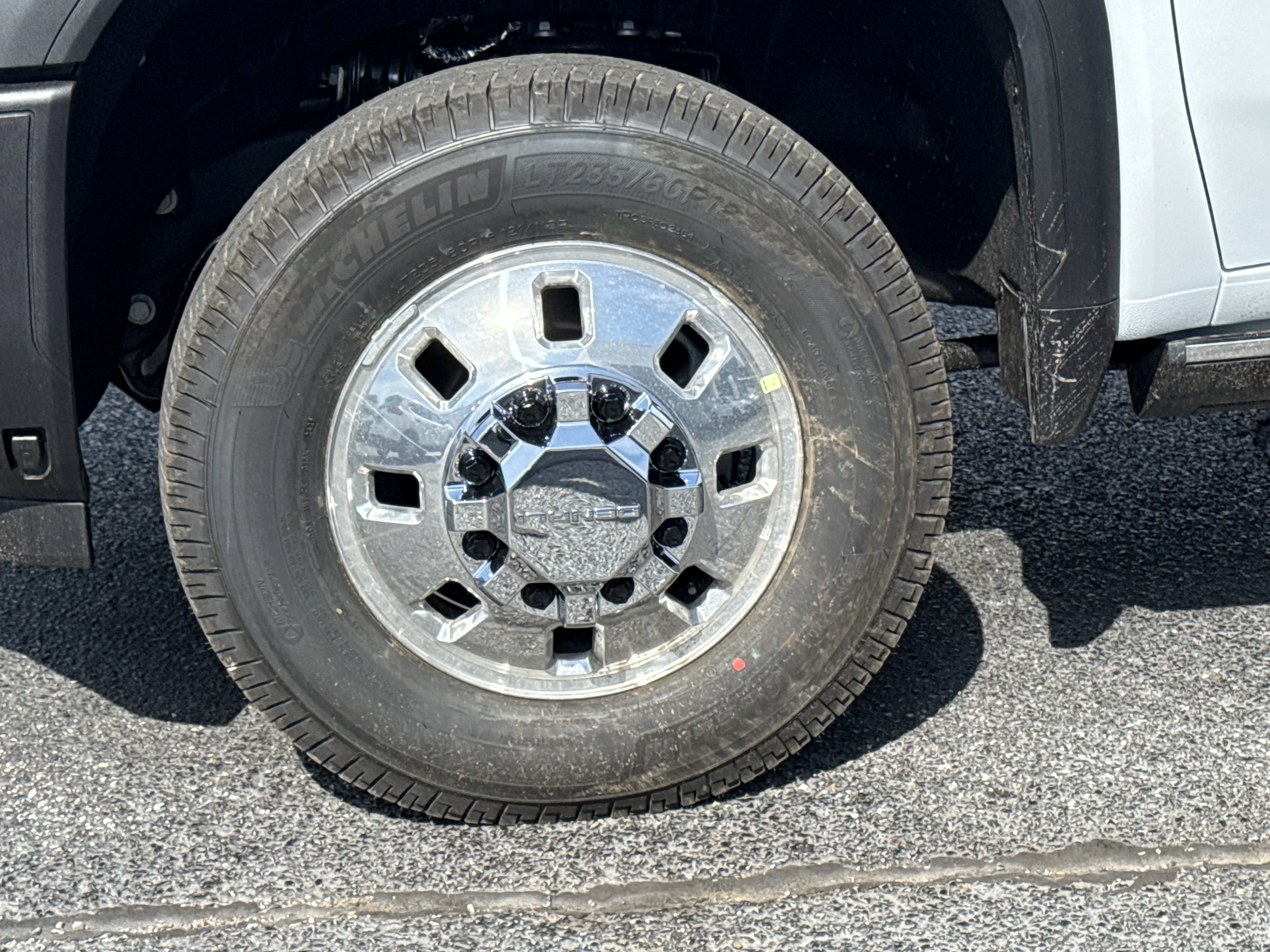 New 2026 Glacier White Tricoat GMC Denali Ultimate 4WD image 17