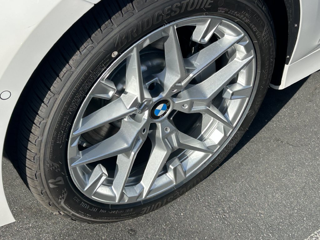 New 2026 Mineral White Metallic BMW 330i xDrive image 2