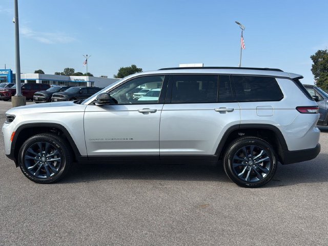 New 2026 Silver Zynith Exterior Paint Jeep  image 9