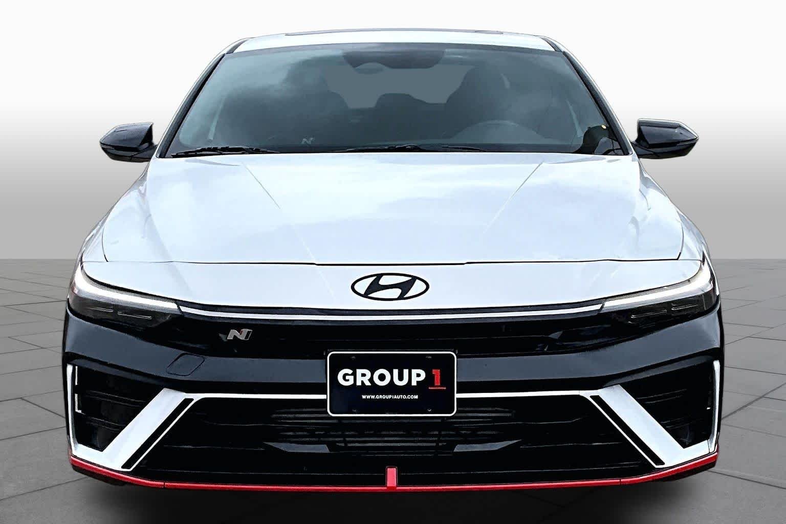 Used 2025 Atlas White Hyundai  image 3