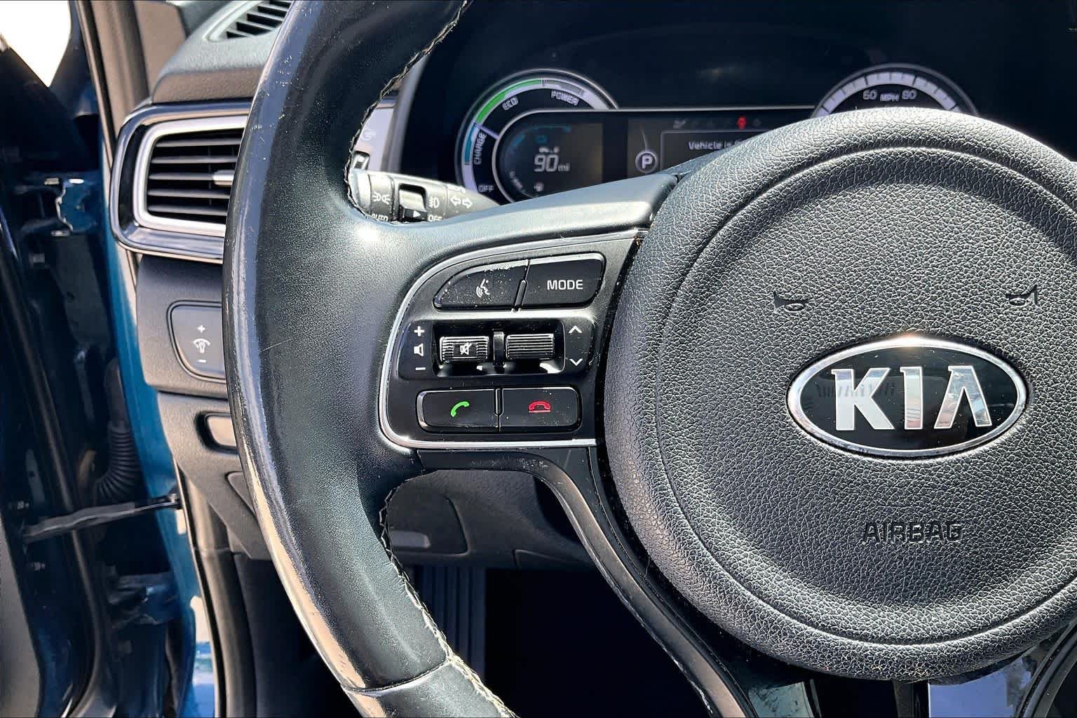 Used 2018 CERULEAN Kia Touring image 22