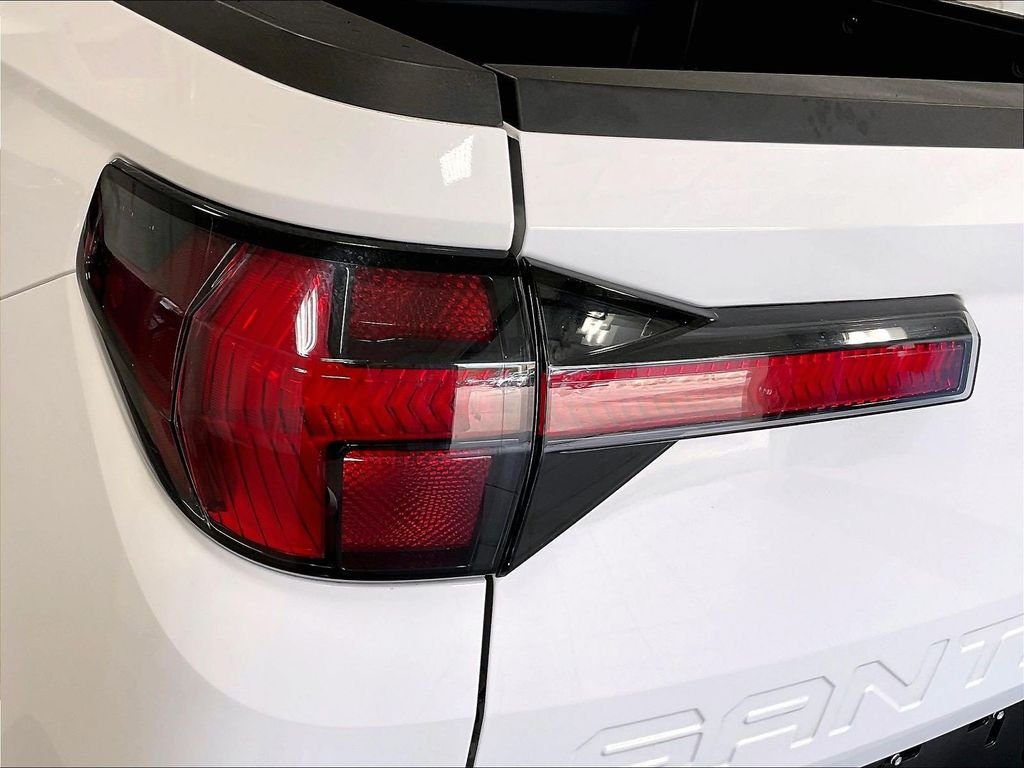 Used 2025 White Hyundai SEL image 33