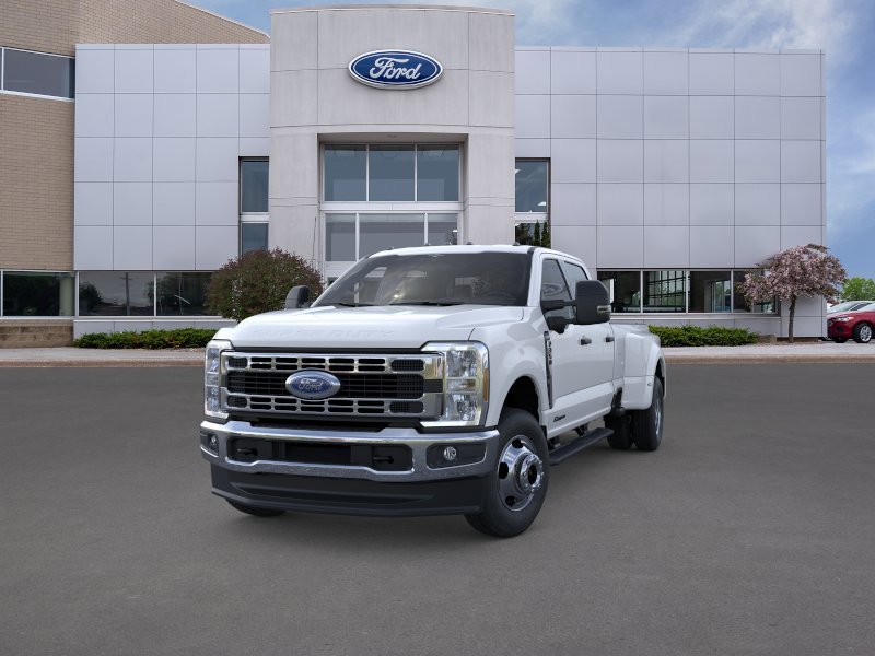 New 2026 Oxford White Ford XLT image 2