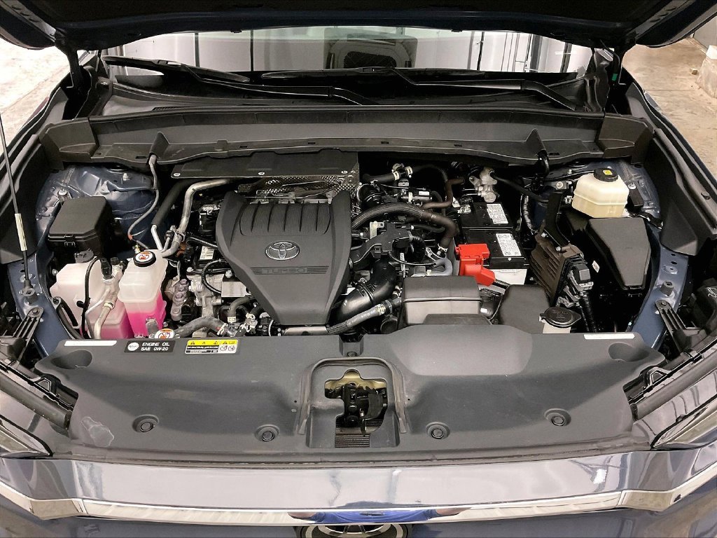 Used 2025 White Toyota XLE image 15