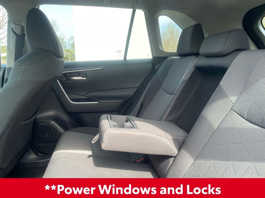 2024 Toyota RAV4 XLE - Photo 14