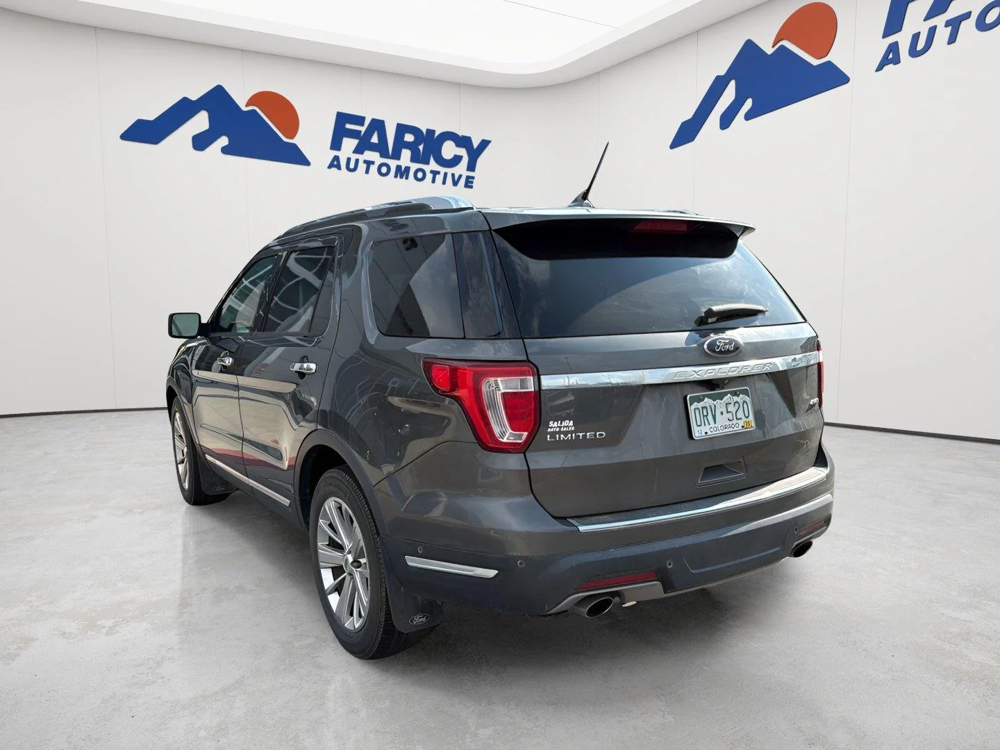 Used 2019  Ford Limited image 4