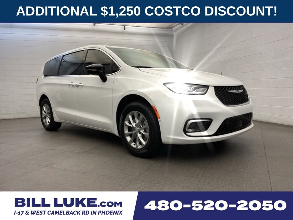 2026 Chrysler Pacifica Select AWD's photo