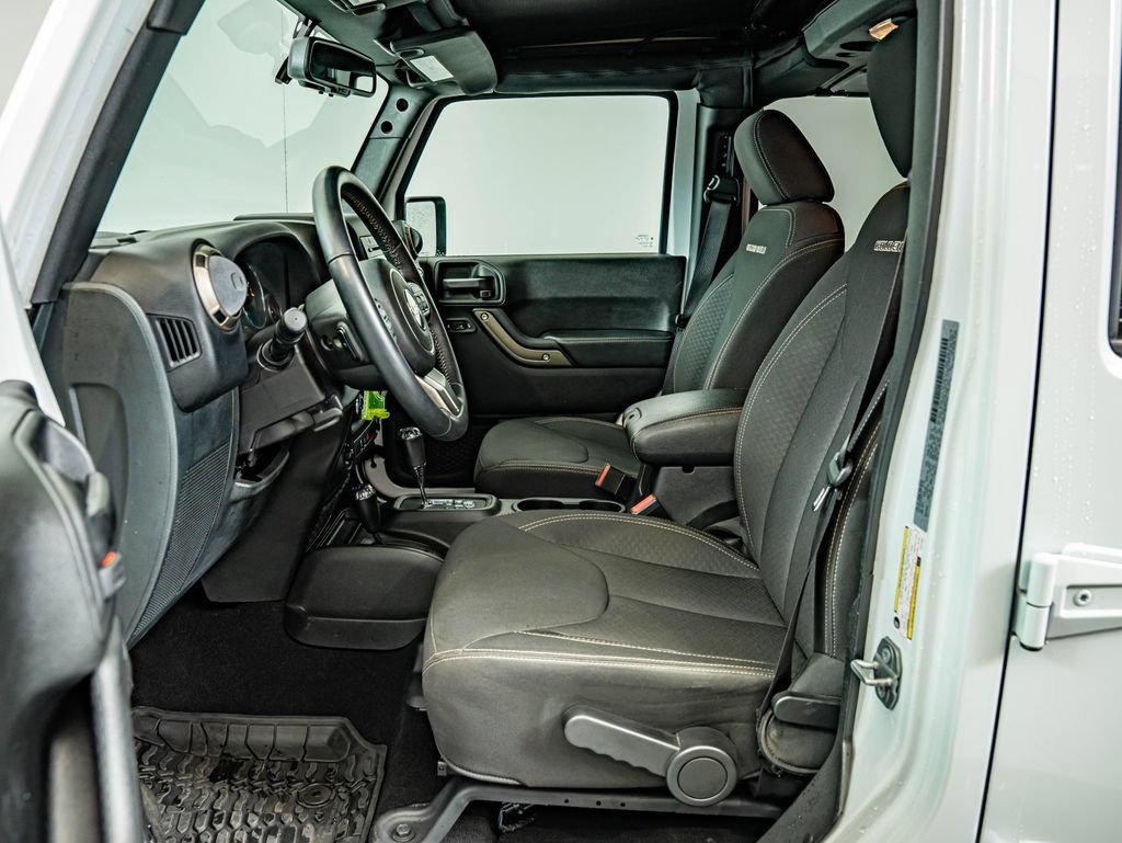 Used 2018 Bright White Clearcoat Jeep Unlimited Sport image 29