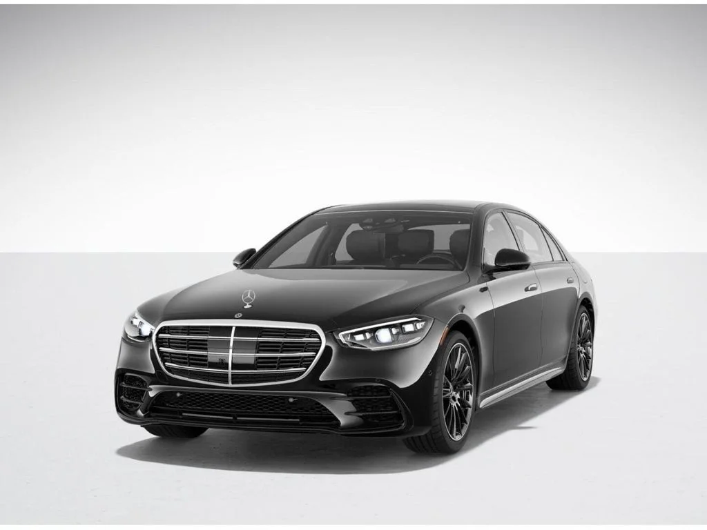 Used 2025 Black Mercedes-Benz S 580e image 41