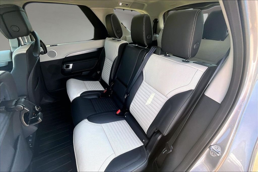 Used 2026 Gray Land Rover Dynamic SE image 26