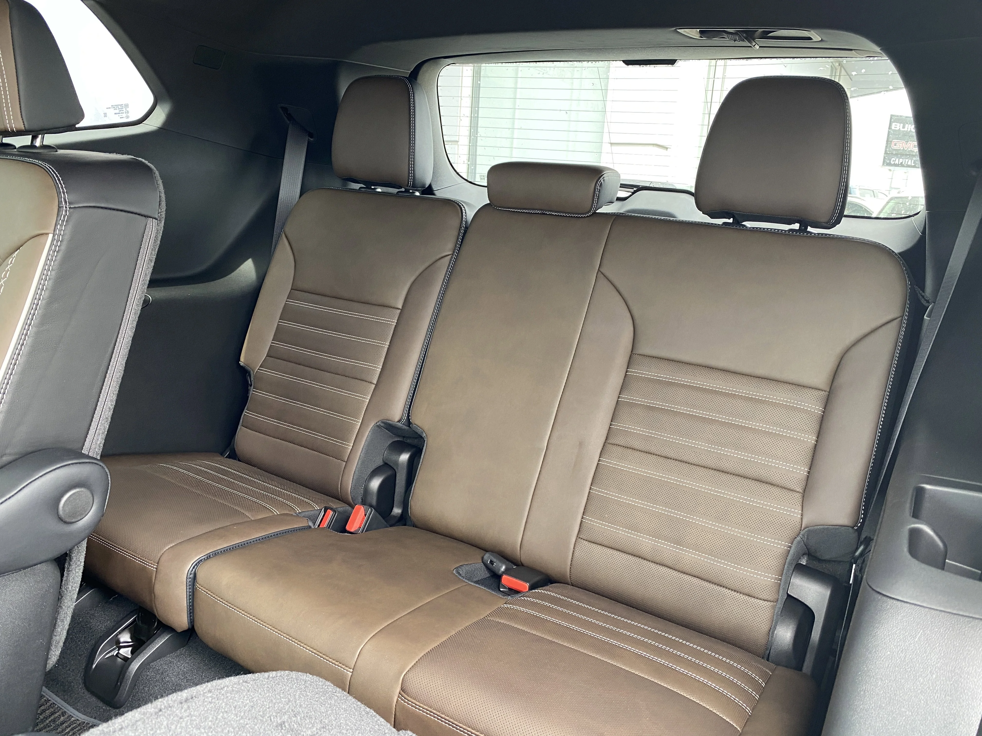 New 2026 GLACIER WHITE TRICOAT GMC Denali Ultimate image 29